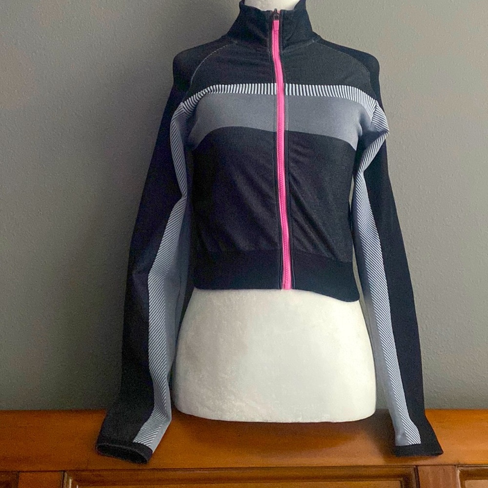 Fabletics Stylish stretchy top NWT